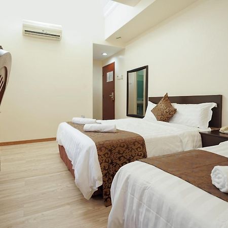 อาร์ เจ โฮเต็ล กูไล Hotel ภายนอก รูปภาพ
