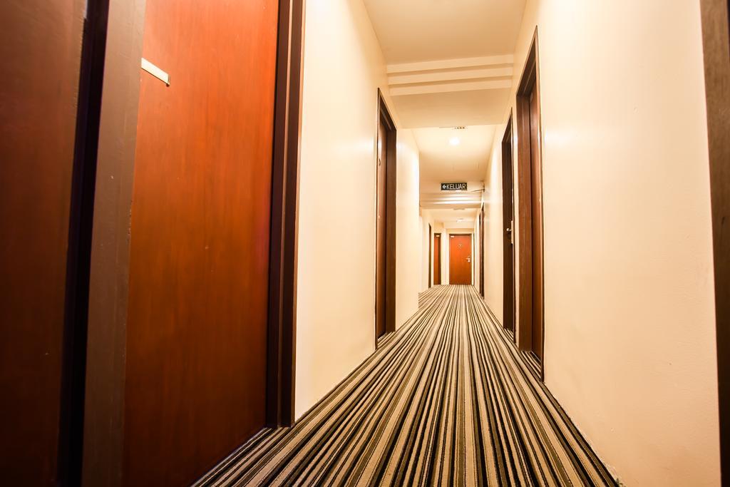 อาร์ เจ โฮเต็ล กูไล Hotel ภายนอก รูปภาพ