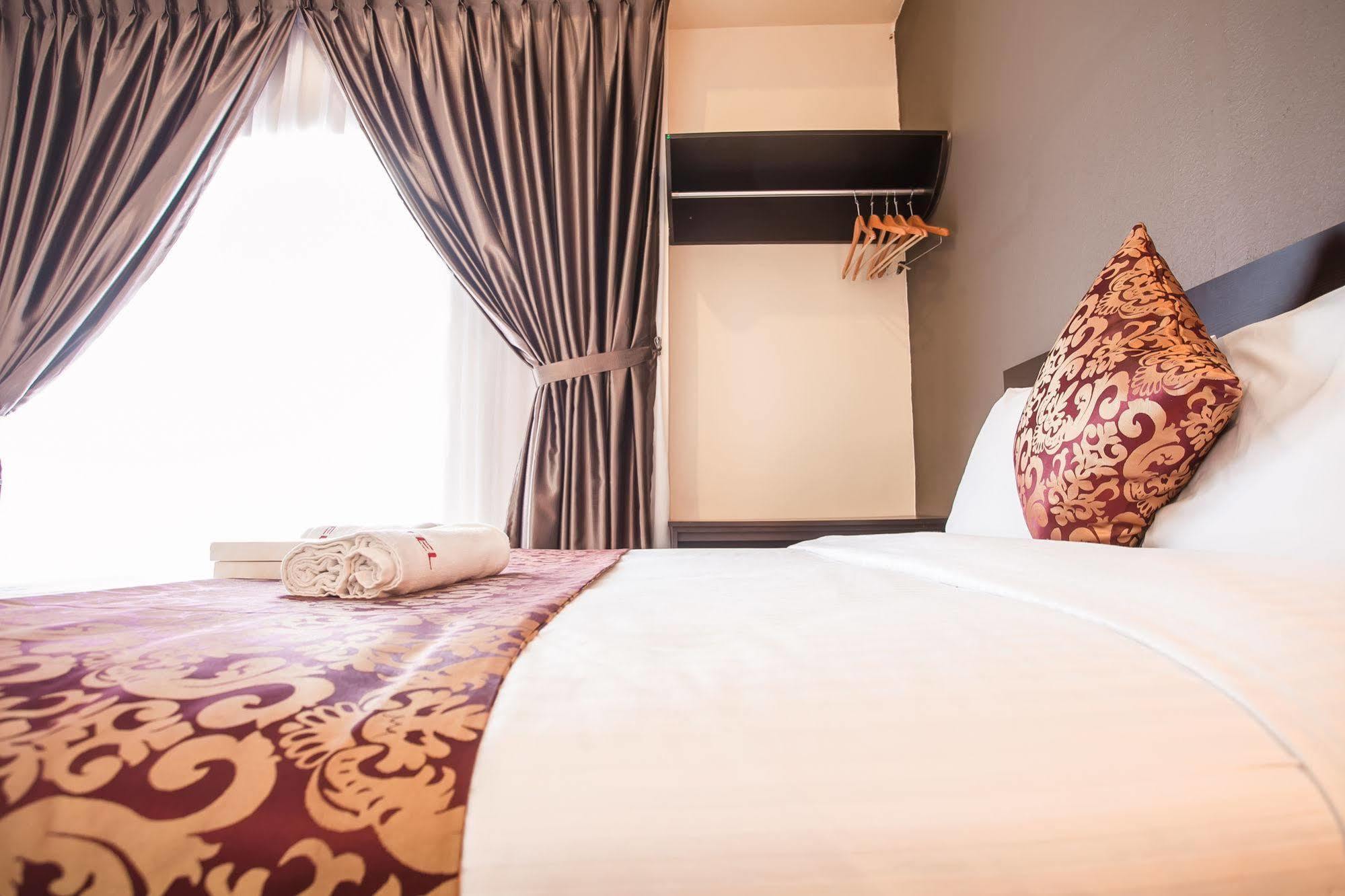 อาร์ เจ โฮเต็ล กูไล Hotel ภายนอก รูปภาพ